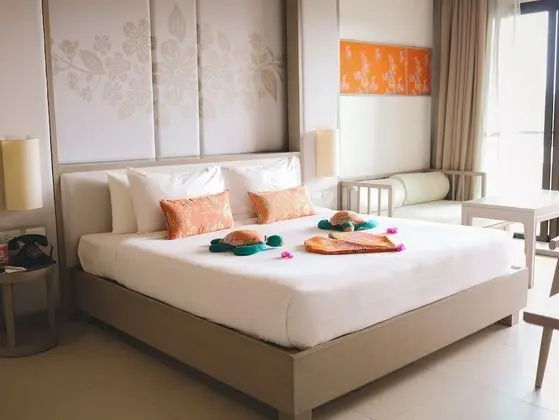 Deluxe Room, Pool View