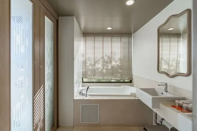 Deluxe Room, Pool View