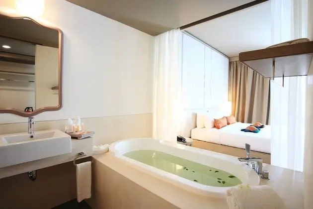 Superior Room, Pool Access