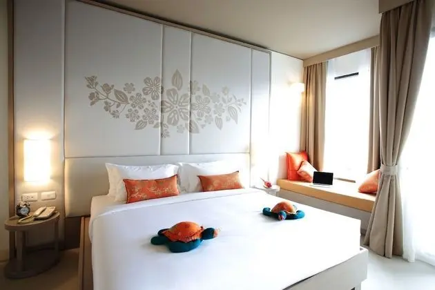Superior Room, Pool View