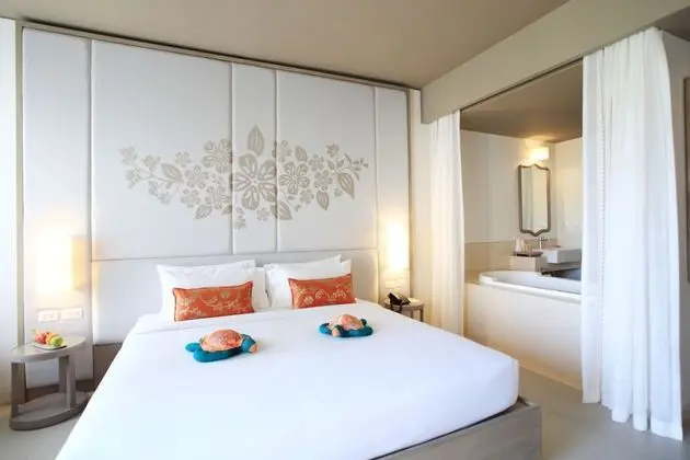 Superior Room, Pool View