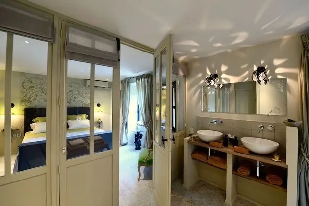 Luxury Tek Büyük Yataklı Oda, Banyolu/Duşlu (1ére étage )