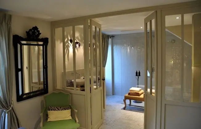 Luxury Tek Büyük Yataklı Oda, Banyolu/Duşlu (1ére étage )