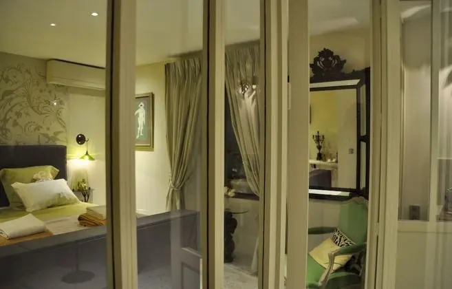 Luxury Tek Büyük Yataklı Oda, Banyolu/Duşlu (1ére étage )