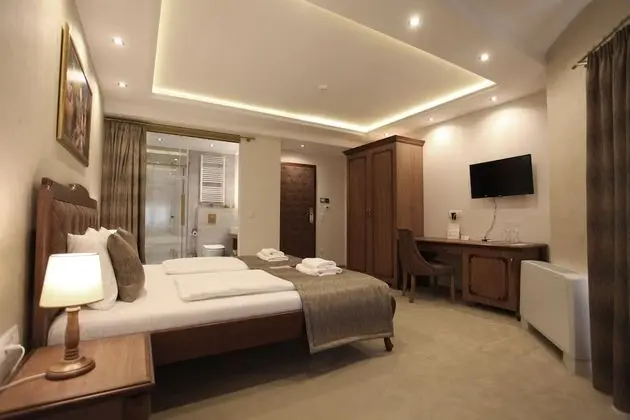 Deluxe Tek Büyük Yataklı Oda (02)
