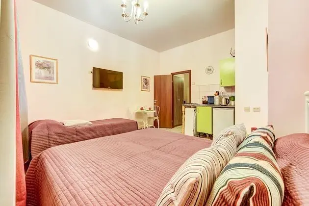 Standard Stüdyo, Mutfak, Avlu