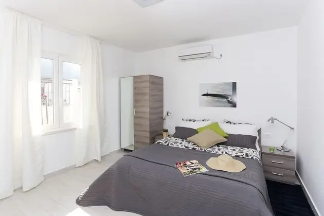 Deluxe Stüdyo, Teras