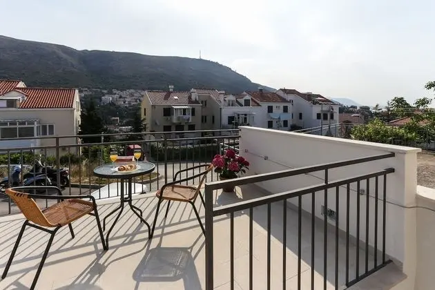 Deluxe Stüdyo, Teras