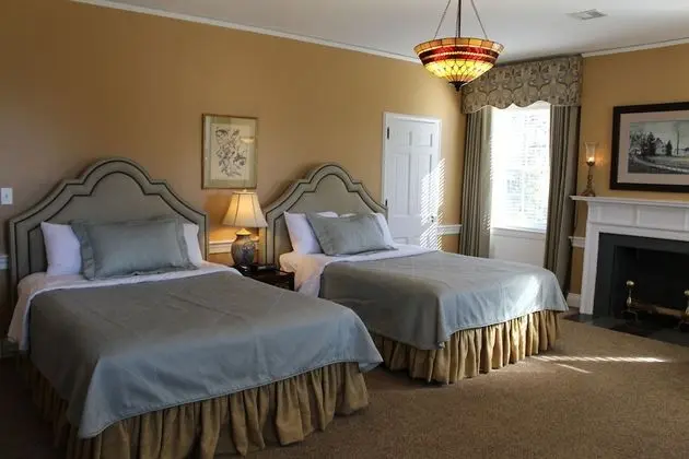 Standard Oda, 2 Büyük (Queen) Boy Yatak, Sigara İçilmez (Lustig Room, 1 bedroom)