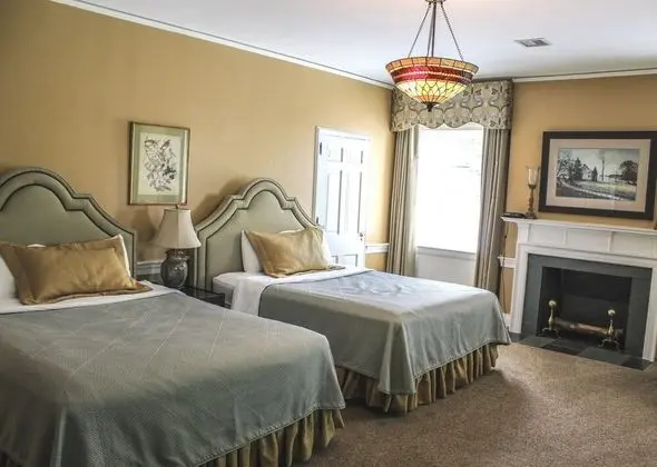 Standard Oda, 2 Büyük (Queen) Boy Yatak, Sigara İçilmez (Lustig Room, 1 bedroom)