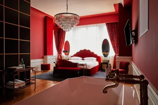 De Luxe