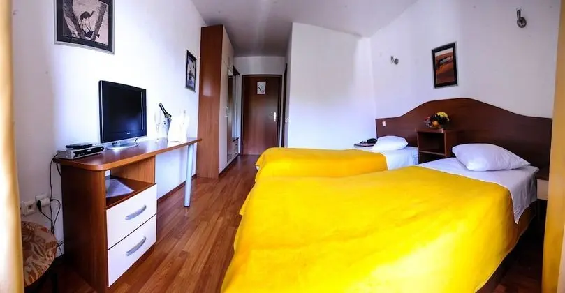 Comfort Tek Büyük veya İki Ayrı Yataklı Oda