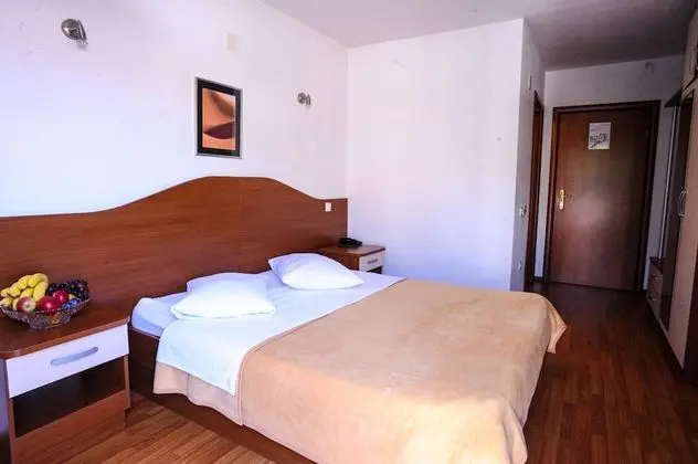 Comfort Tek Büyük veya İki Ayrı Yataklı Oda