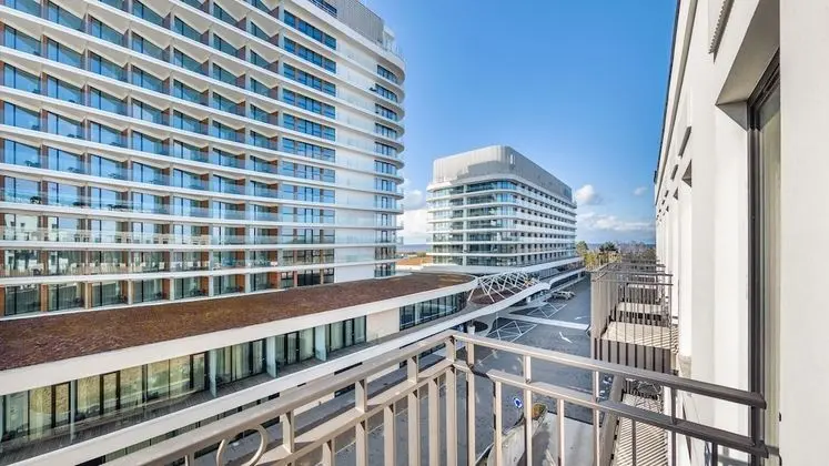 Apartment (E 405)