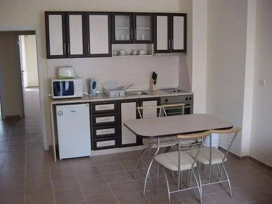 Apart Daire, 2 Yatak Odası, Küçük Mutfak