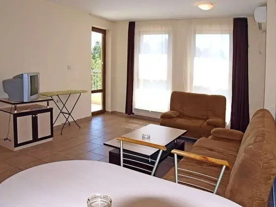 Apart Daire, 2 Yatak Odası, Küçük Mutfak