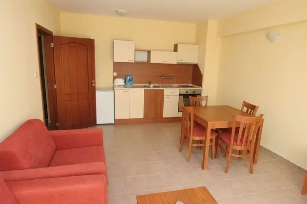 Apart Daire, 2 Yatak Odası, Küçük Mutfak