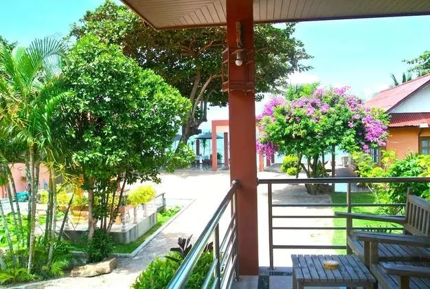 Superior Double Room with Balcony Next to the Beach