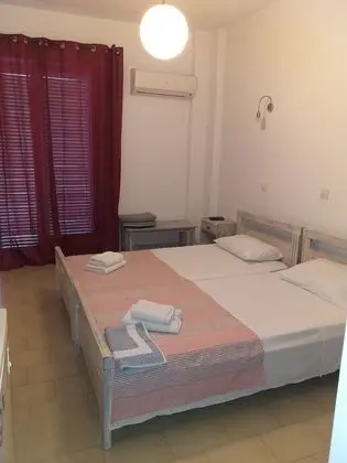İki Ayrı Yataklı Oda, Havuz Manzaralı