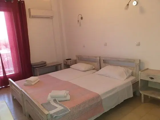 İki Ayrı Yataklı Oda, Havuz Manzaralı