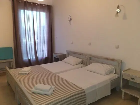 İki Ayrı Yataklı Oda, Havuz Manzaralı