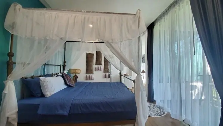 Young Farmer (King Bed)