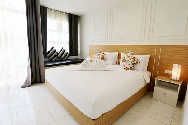 Deluxe Double Room with Pool Access