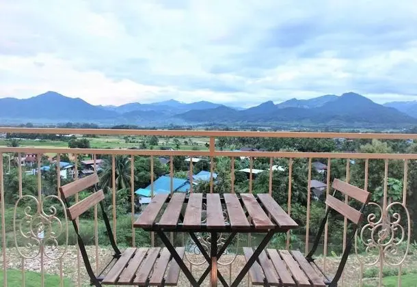 Suite with Mountain View