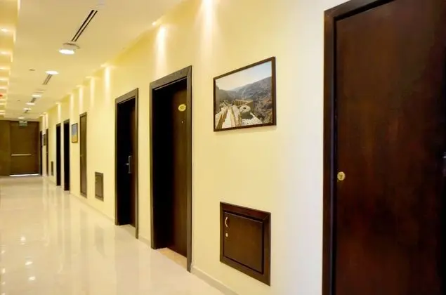 Standard Tek Büyük veya İki Ayrı Yataklı Oda, Sigara İçilebilir