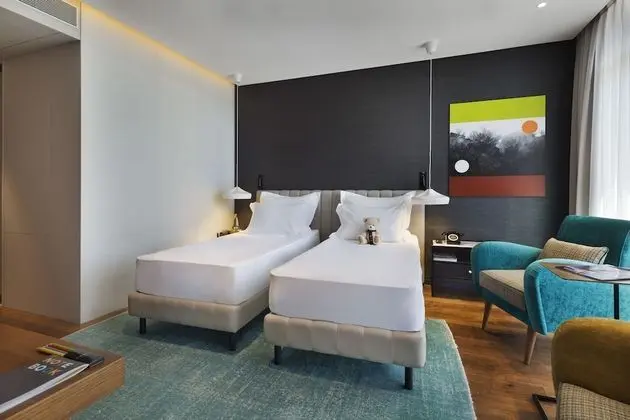 Oda, 2 Tek Kişilik Yatak, Sigara İçilmez