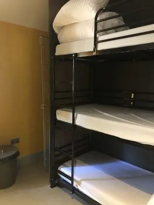 Bed in 9 Bed Mixed Dormitory Room with