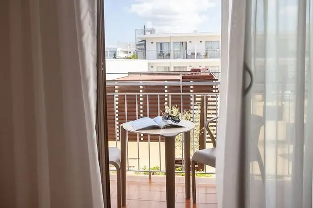 Üç Kişilik Oda
