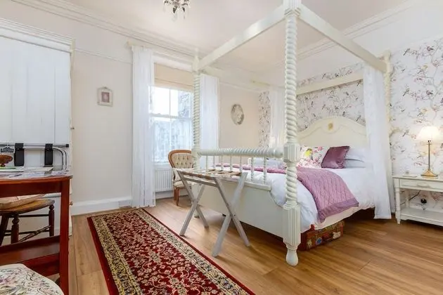 Deluxe Tek Büyük Yataklı Oda, Banyolu/Duşlu, Bahçe Manzaralı (4 Poster Bed)