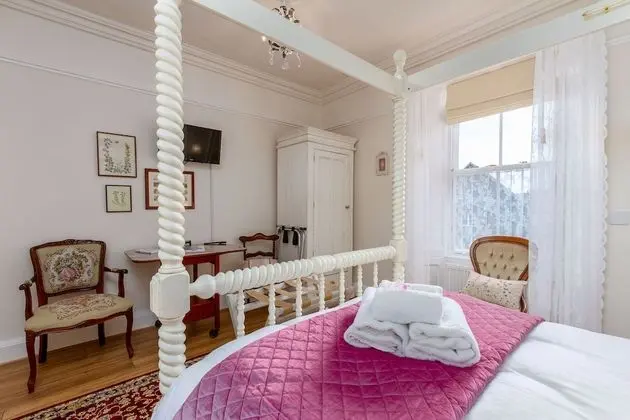 Deluxe Tek Büyük Yataklı Oda, Banyolu/Duşlu, Bahçe Manzaralı (4 Poster Bed)