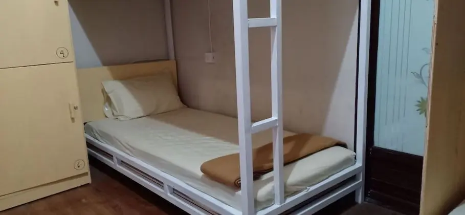 Economy Ortak Ranzalı Oda