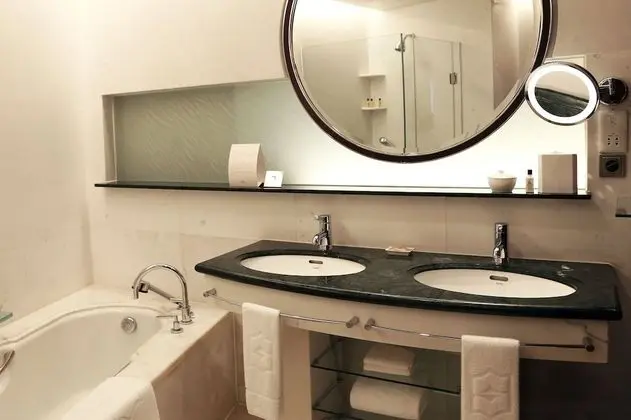 Grand Oda, 1 En Büyük (King) Boy Yatak