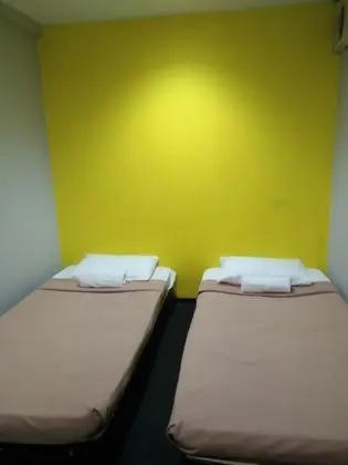 Tek Büyük Yataklı Oda, Ortak Banyo