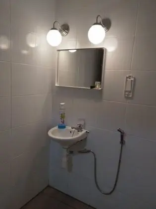 Tek Büyük Yataklı Oda, Ortak Banyo