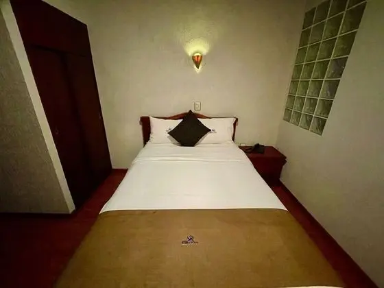 Tek Büyük Yataklı Oda, 1 Çift Kişilik Yatak