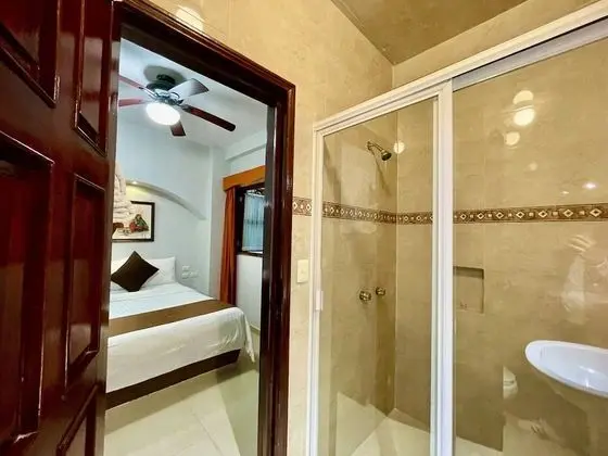 Tek Büyük Yataklı Oda, 1 Çift Kişilik Yatak