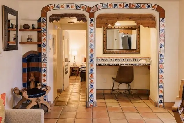 Queen Kitchenette
