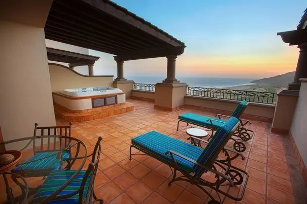 Super Executive Suite Ocean View with Jacuzzi