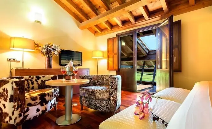 Tek Büyük Yataklı Oda, Sıcak Su Küveti, Dağ Manzaralı