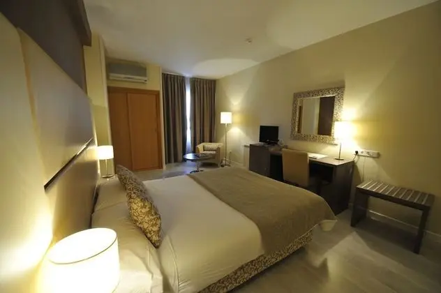 Üç Kişilik Oda, 3 Tek Kişilik Yatak (2 adults + 1 child)