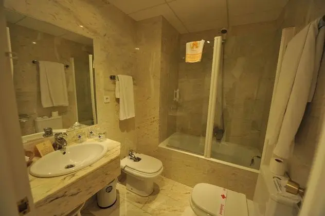 Üç Kişilik Oda, 3 Tek Kişilik Yatak (3 adults)