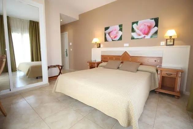 Tek Büyük veya İki Ayrı Yataklı Oda