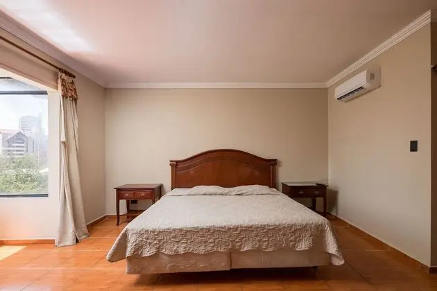 Standard Oda, 1 Büyük (Queen) Boy Yatak, Şehir Manzaralı