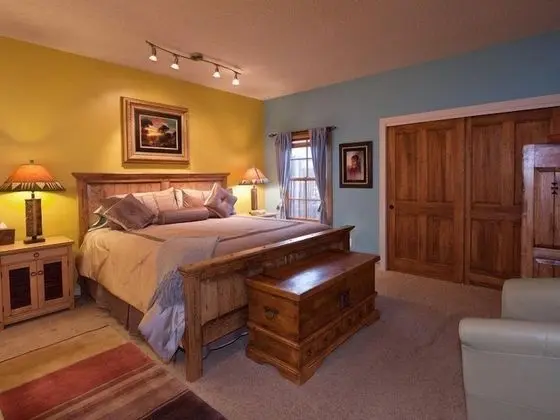 Daire (Puerta Del Sol - Upscale Family Home,)