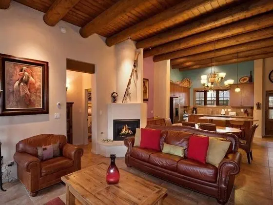 Daire (Puerta Del Sol - Upscale Family Home,)