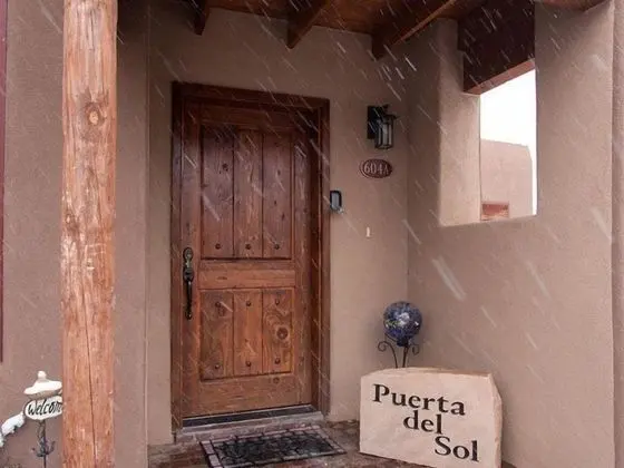 Daire (Puerta Del Sol - Upscale Family Home,)